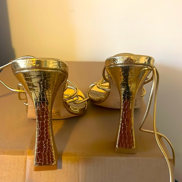 Ego official Gold Waves Heel. Never worn! - Picture 3 of 6